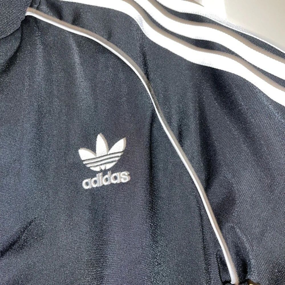 Adidas classic stripe jacket 🦓 - Picture 3 of 6